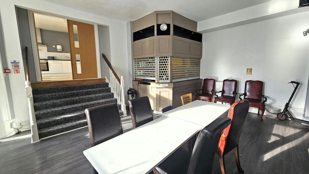 Property photo 3 of 11 20260128_114026E.Jpg