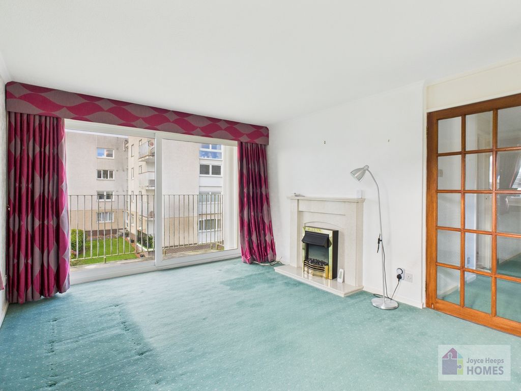 Property photo 2 of 15 Lounge