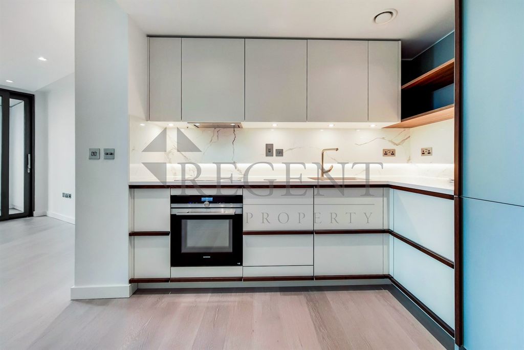 Property photo 3 of 12 Kitchen