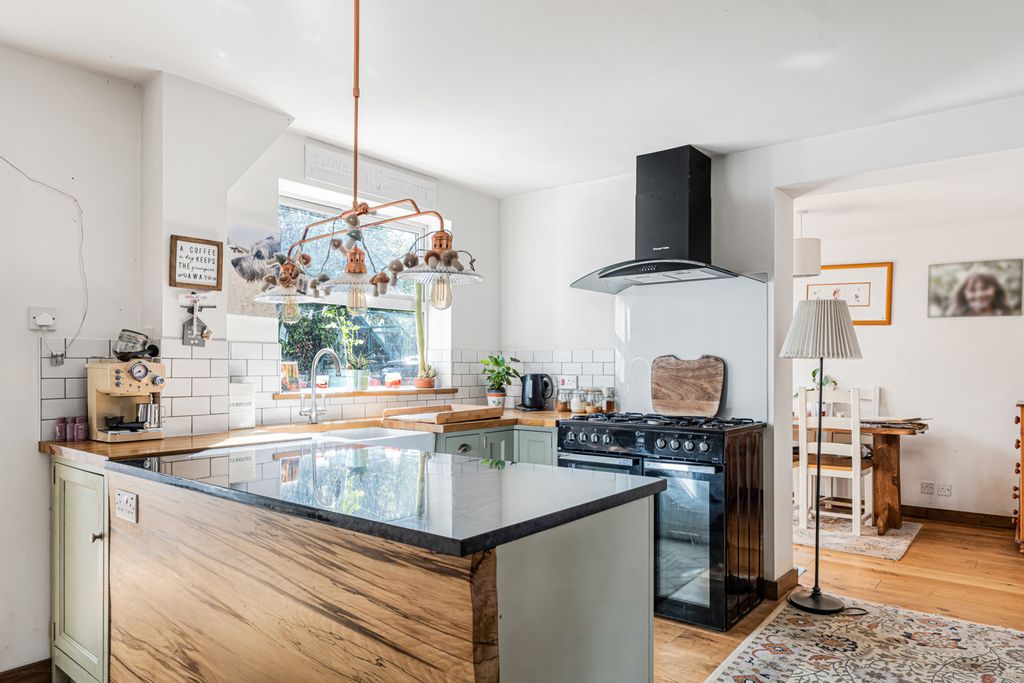 Property photo 3 of 16 16_83972