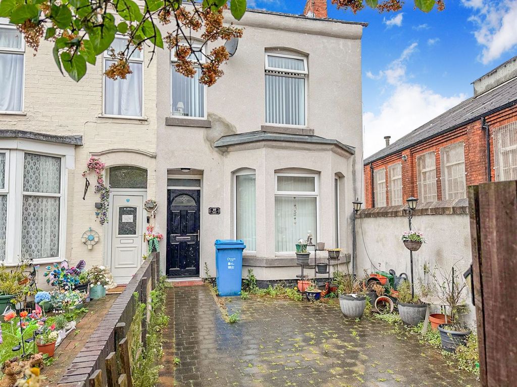 Property photo 1 of 12