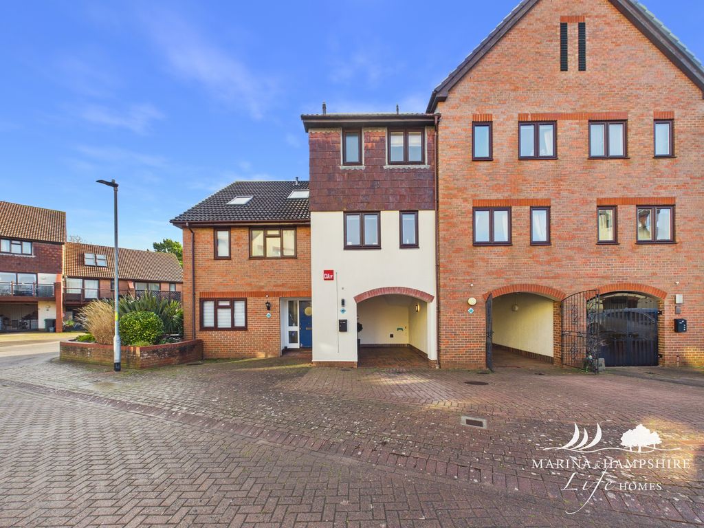 Property photo 1 of 24 Cam03915G0-Pr0029-Still002