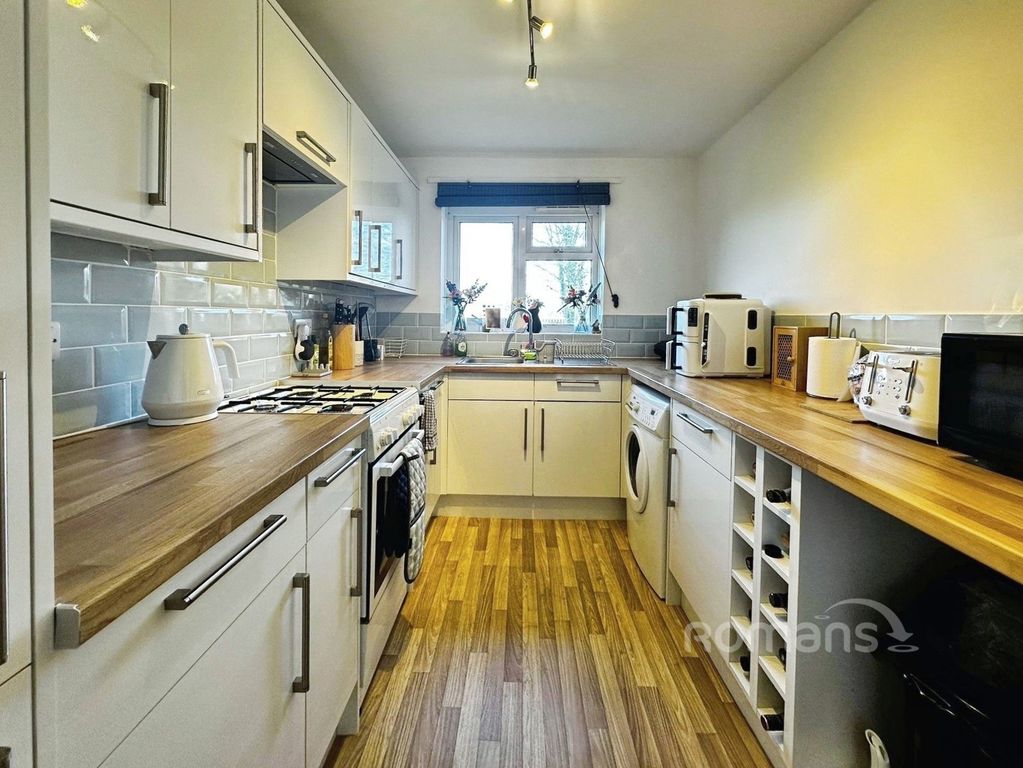 Property photo 2 of 9 Pbox-Img.Jpg