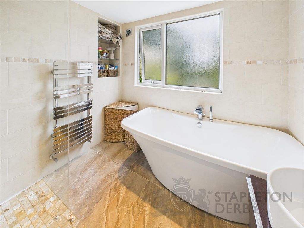 Property photo 3 of 23 Cam04709G0-Pr0208-Still021.Jpg