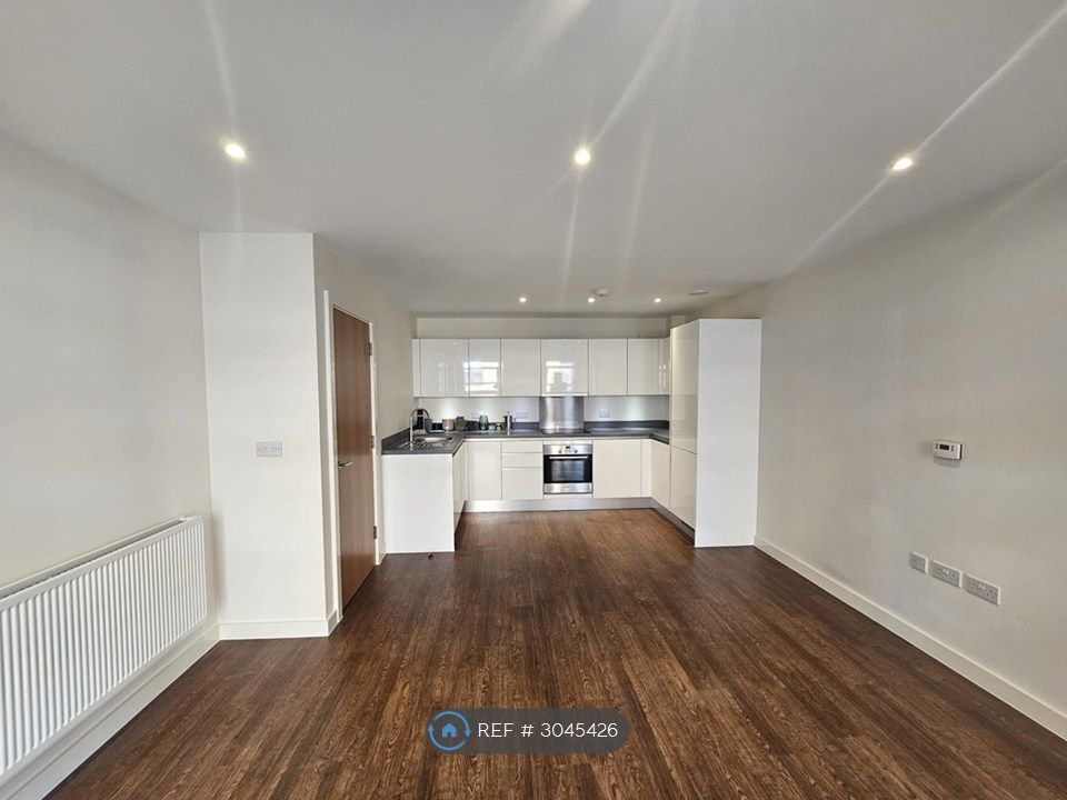 Property photo 1 of 3 Kitchen / Living Room