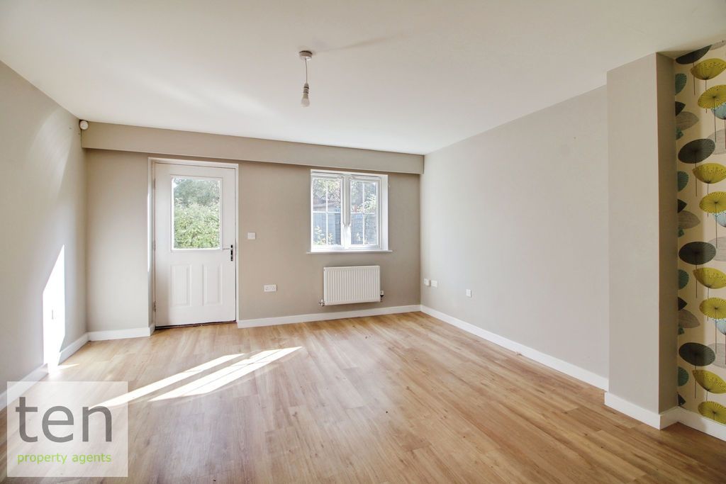 Property photo 3 of 14 Photo 10