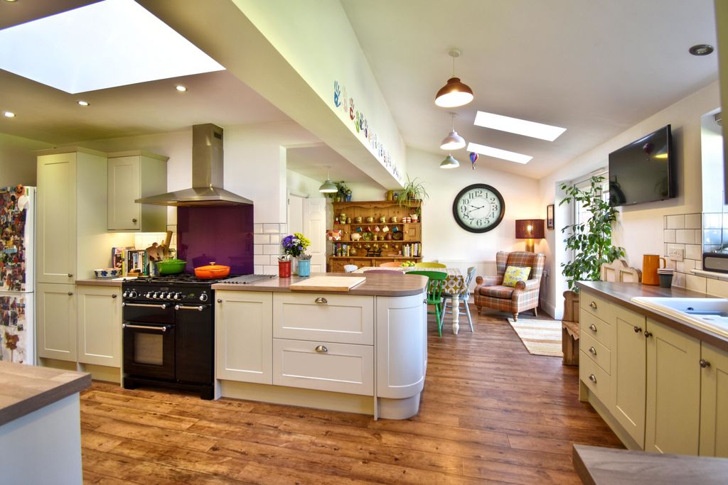 Property photo 2 of 22