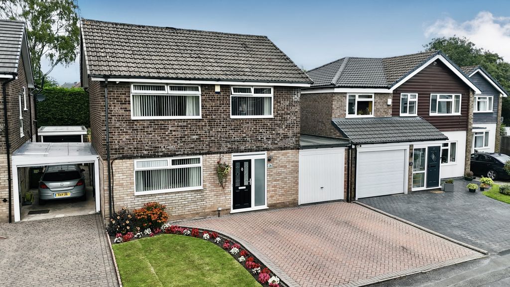 Property photo 1 of 15 Willow Bank, Cheadle Hulme