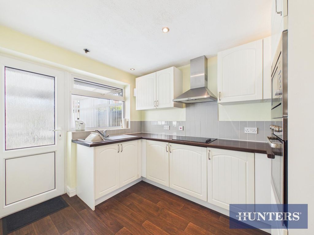 Property photo 2 of 14 Kitchen