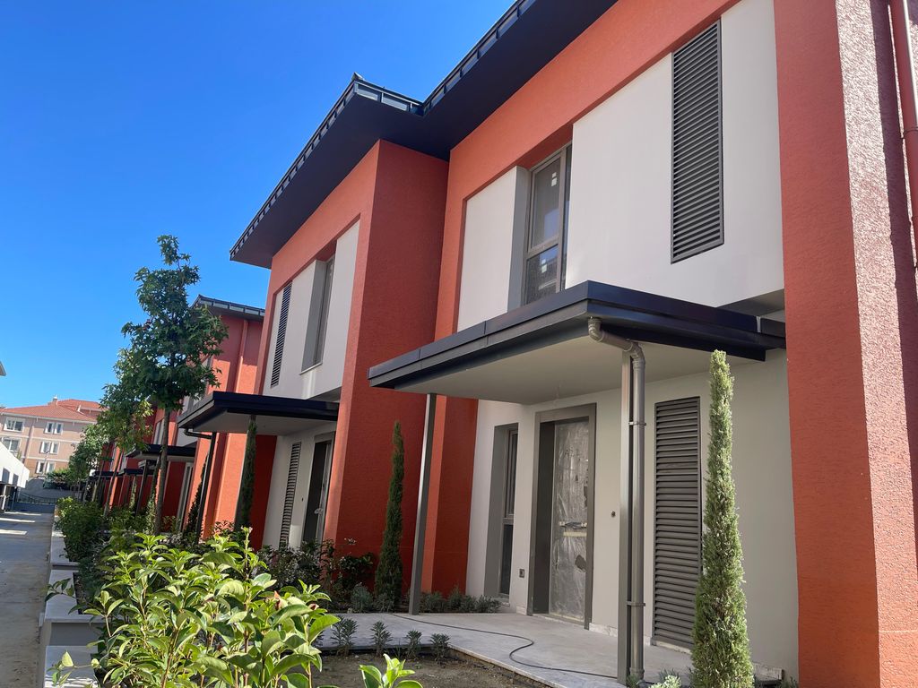 Property photo 2 of 15 Istanbul European Luxury Apartments & Villas For Sale - Modern Architecture