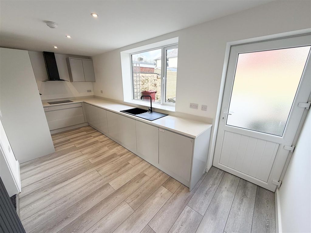 Property photo 2 of 15 Kitchen