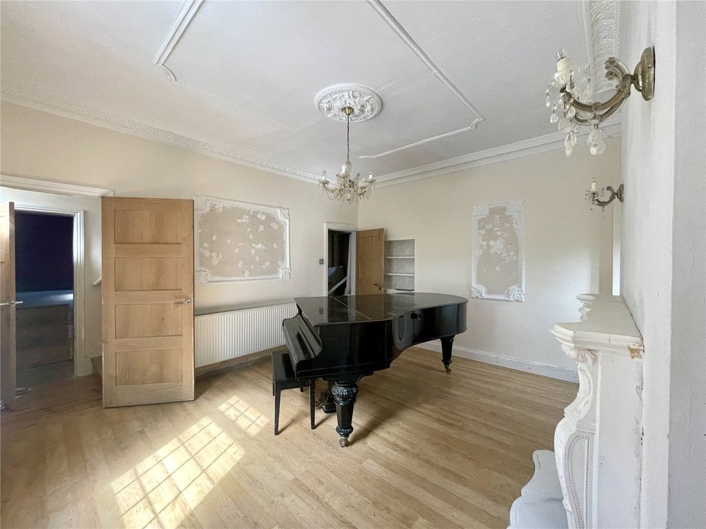 Property photo 3 of 19 Picture No. 11