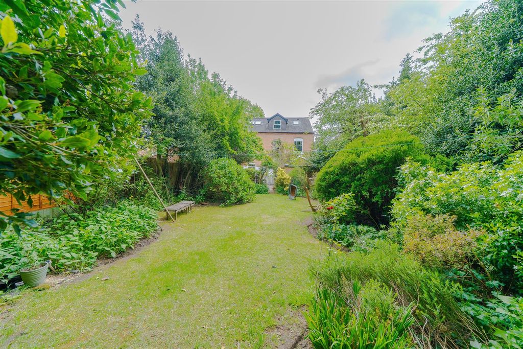 Property photo 3 of 38 Garden