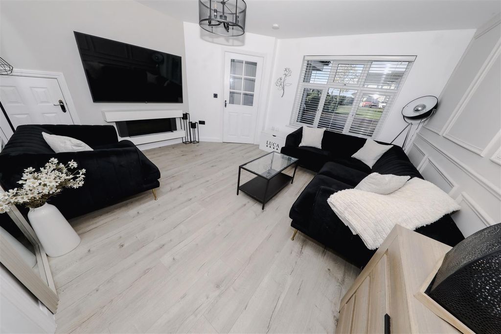 Property photo 3 of 24 c