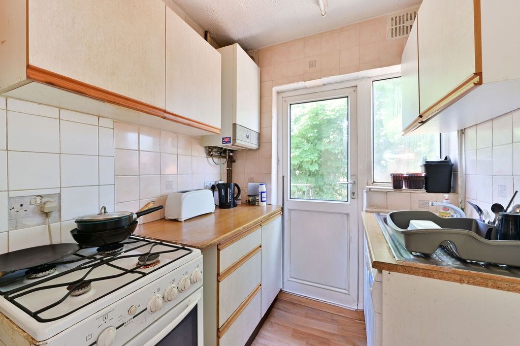 Property photo 1 of 8