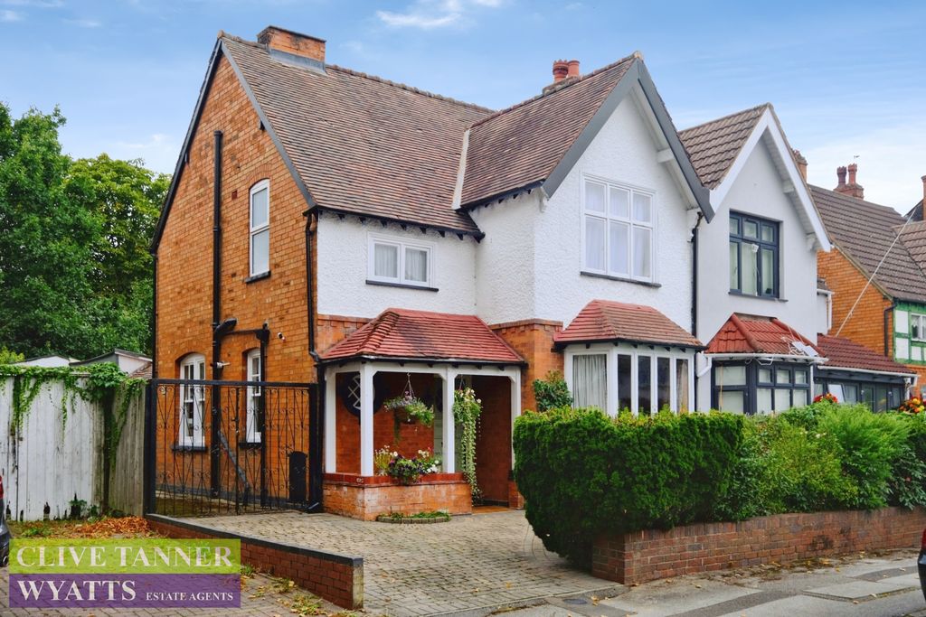 Property photo 1 of 18 10 Russell Road