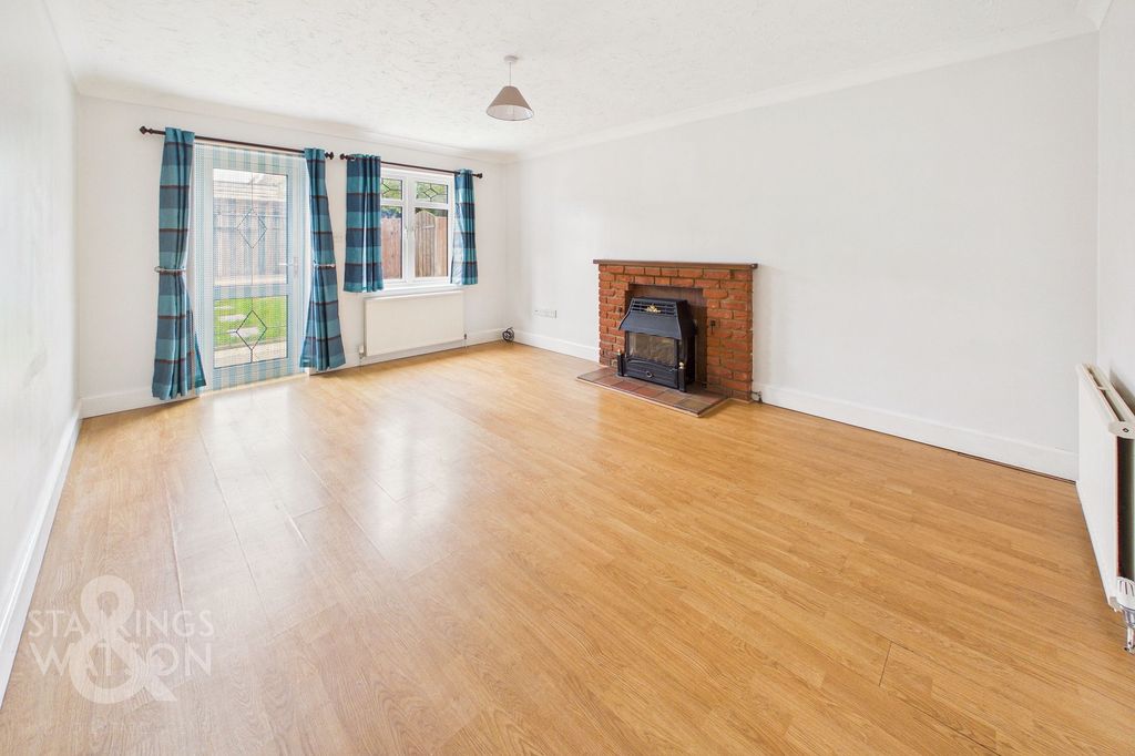 Property photo 2 of 16
