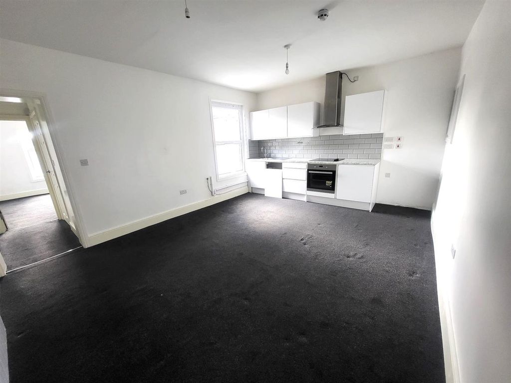 Property photo 2 of 6 Sitting / Kitchen Area Pic 1
