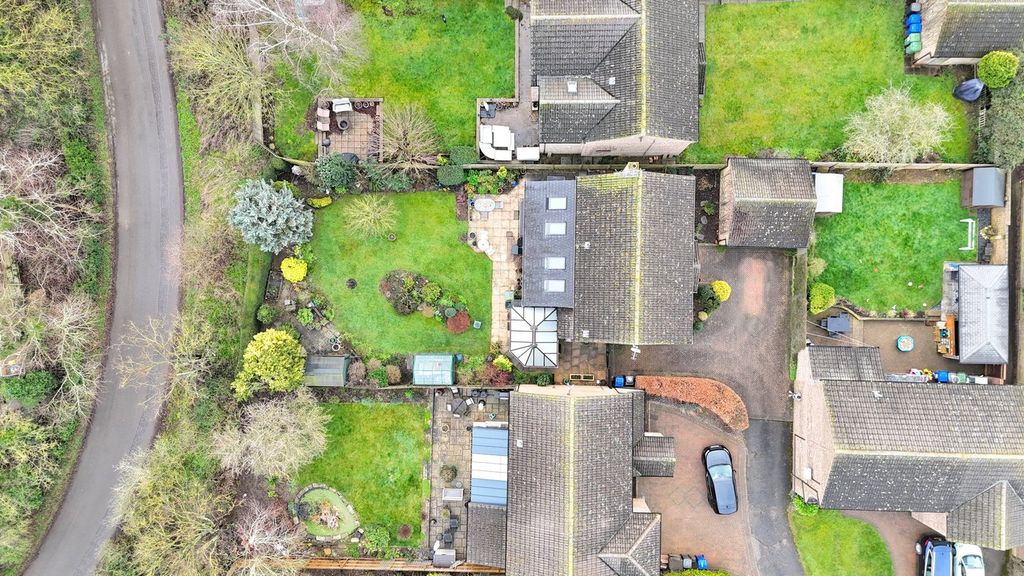 Property photo 2 of 28