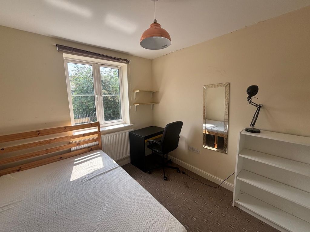 Property photo 1 of 3