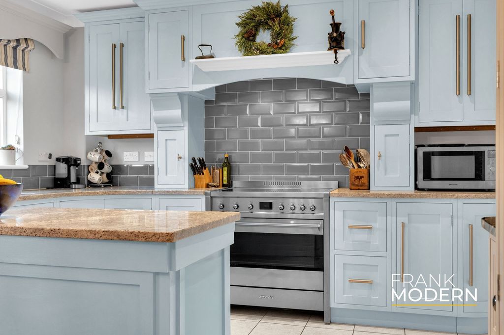 Property photo 3 of 64 Kitchen