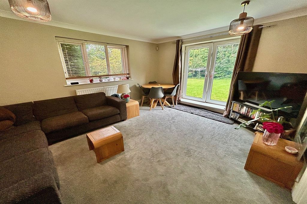 Property photo 2 of 14 Living Room