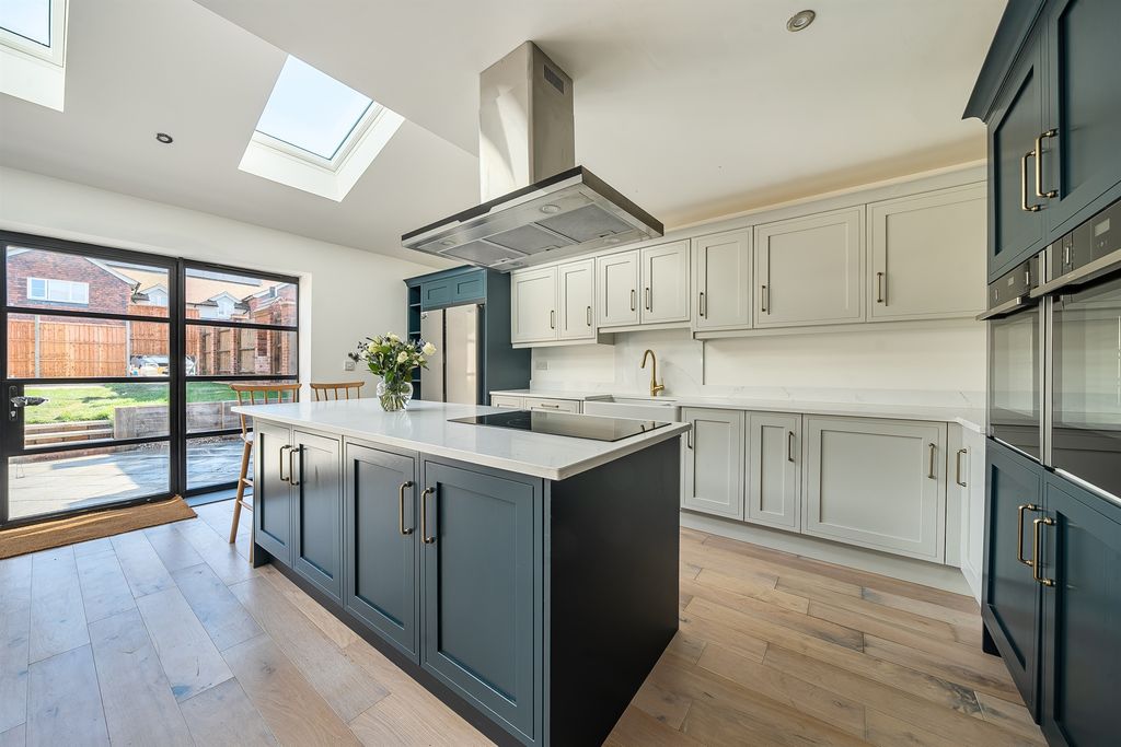 Property photo 2 of 23