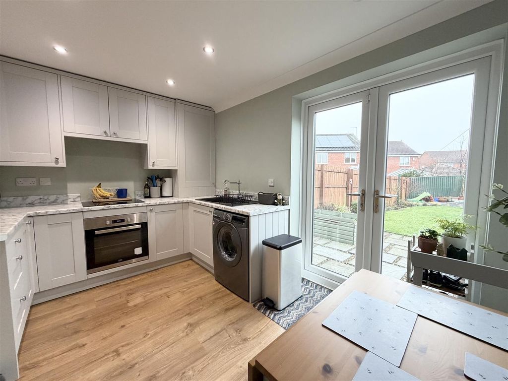 Property photo 2 of 15 Kitchen