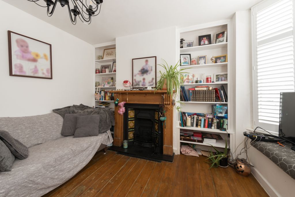 Property photo 3 of 12 Sitting Room