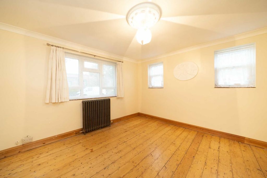 Property photo 2 of 4