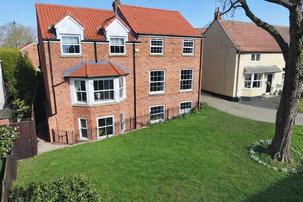 Property photo 1 of 38