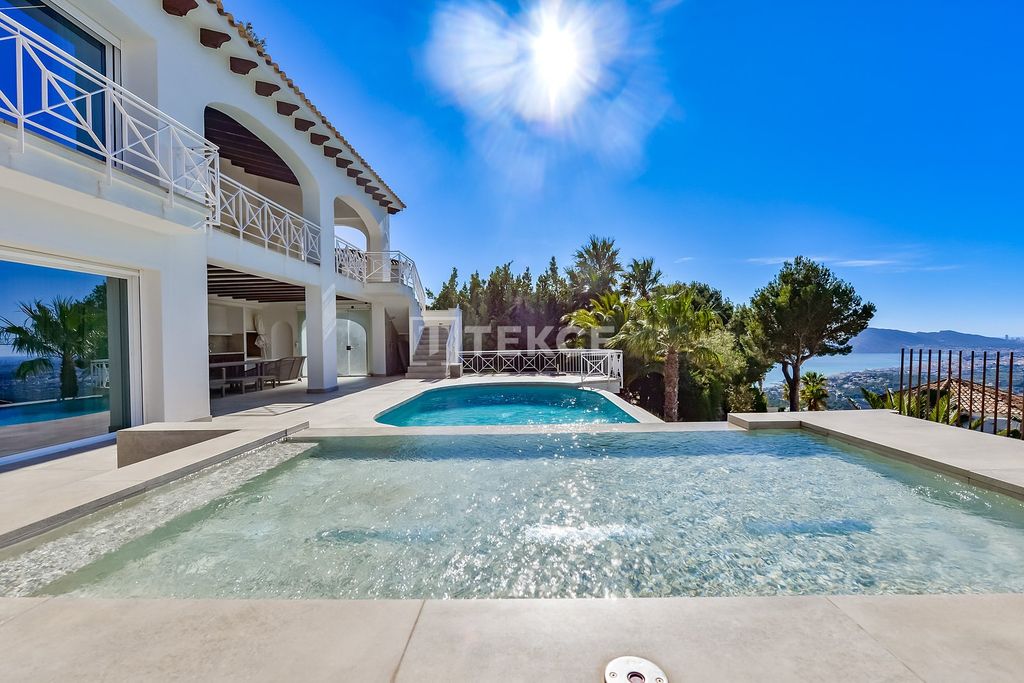 Property photo 2 of 69