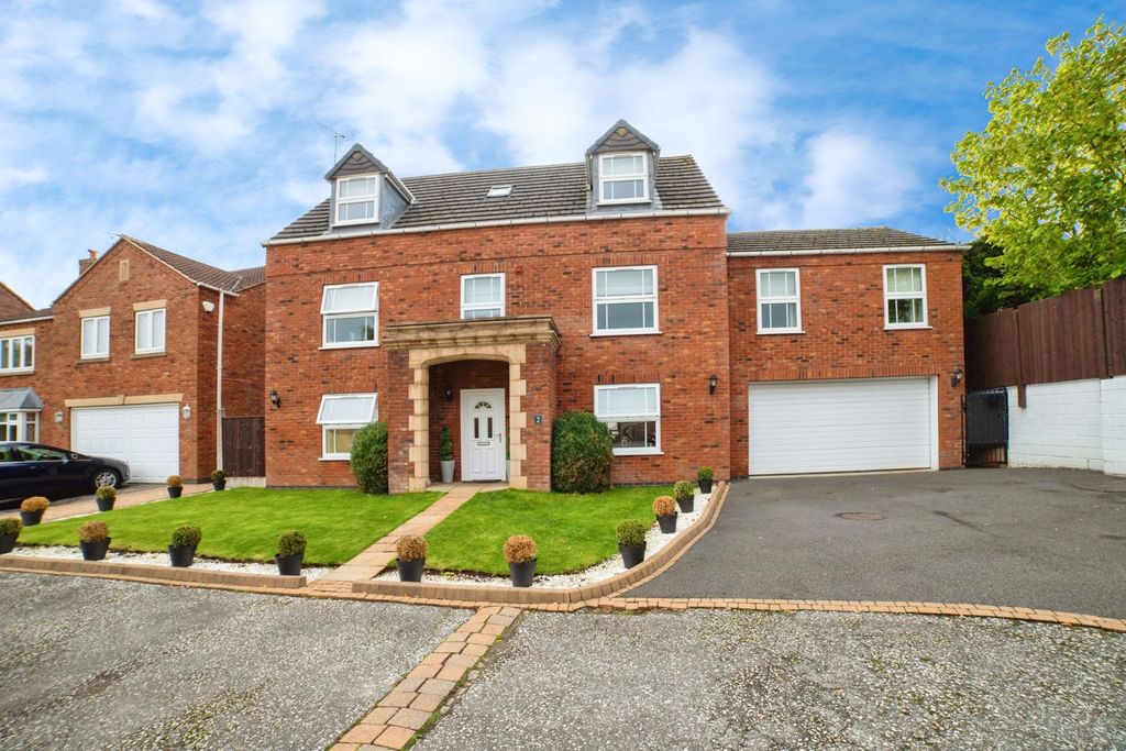 Property photo 1 of 26 Front