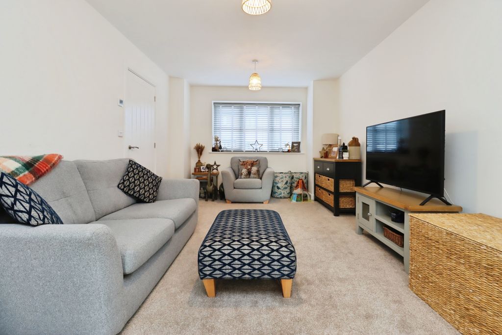 Property photo 3 of 20