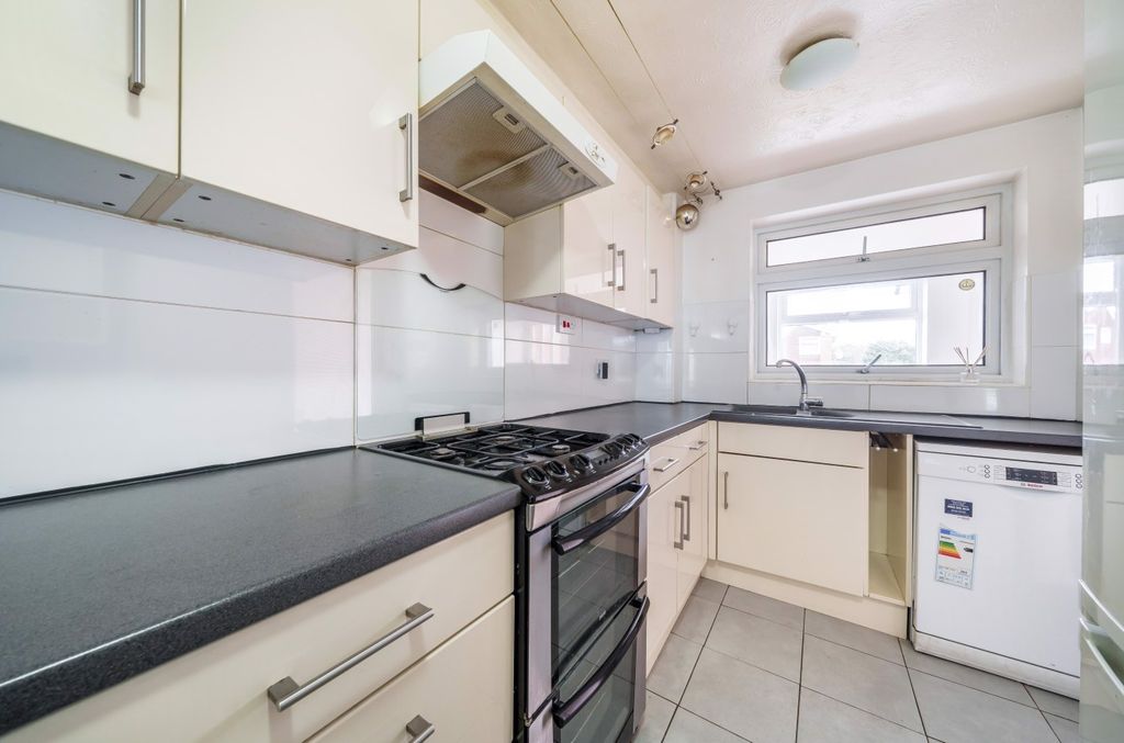 Property photo 2 of 12 Kitchen