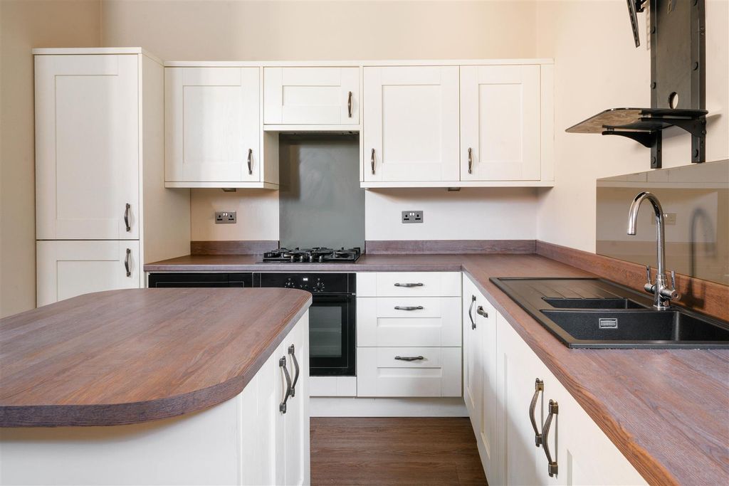 Property photo 3 of 9 Kitchen-3.Jpg