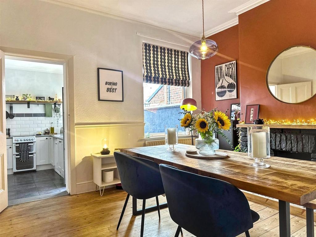 Property photo 3 of 30 Dining Room