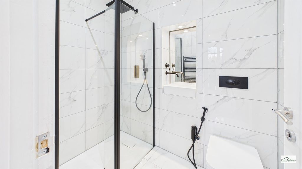 Property photo 2 of 19 Cam02085G0-Pr0214-Still003.Jpg