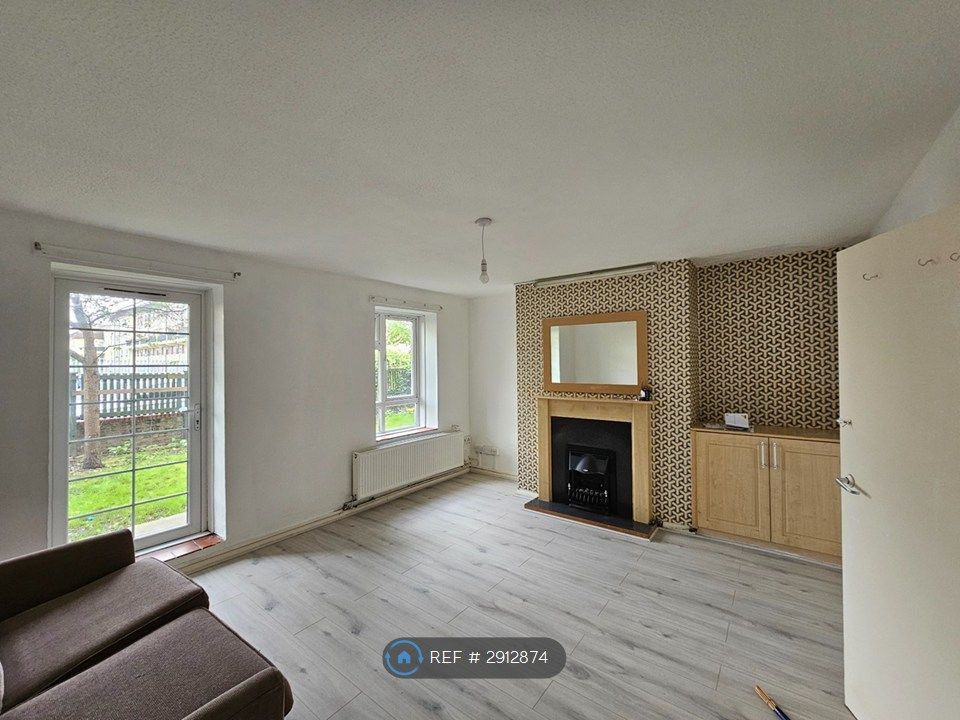 Property photo 1 of 12 Living Room 1