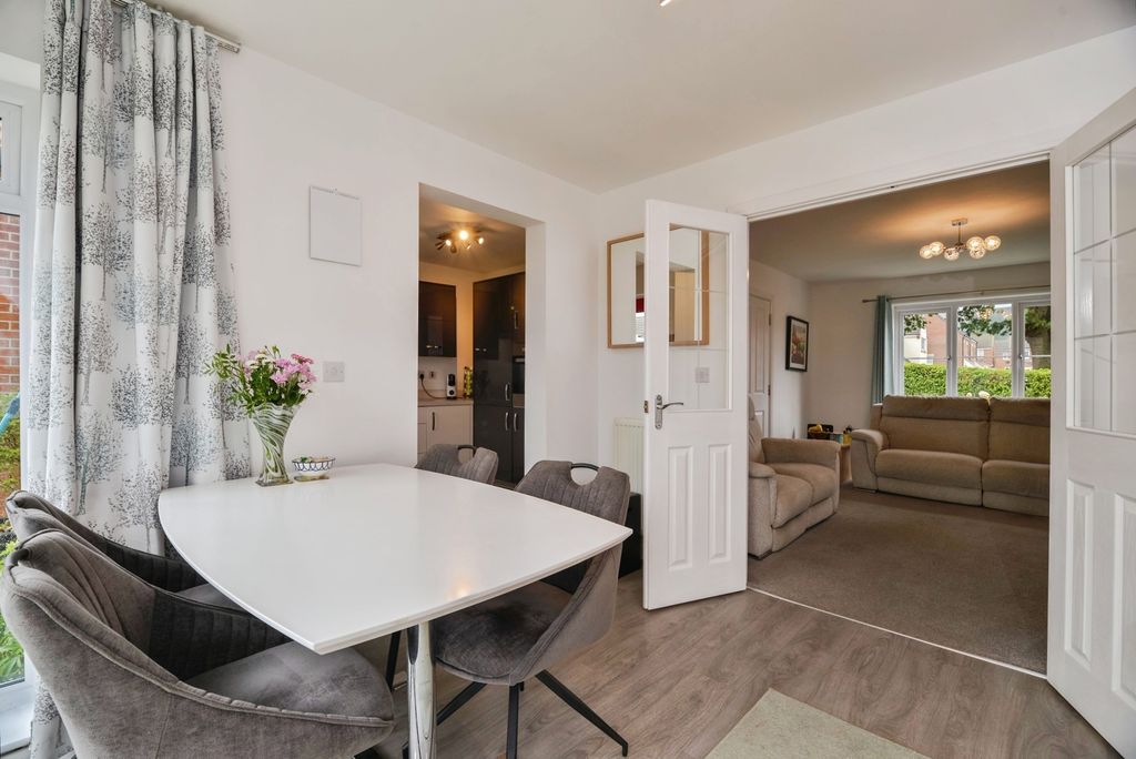Property photo 3 of 21 Pbox-Img.Jpg