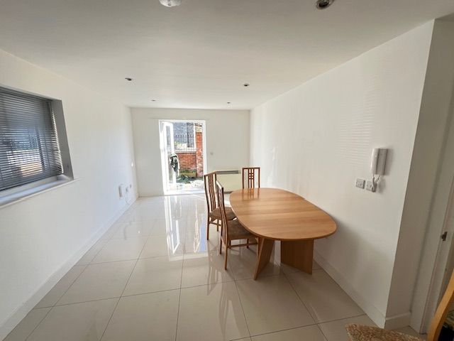 Property photo 3 of 7 Images