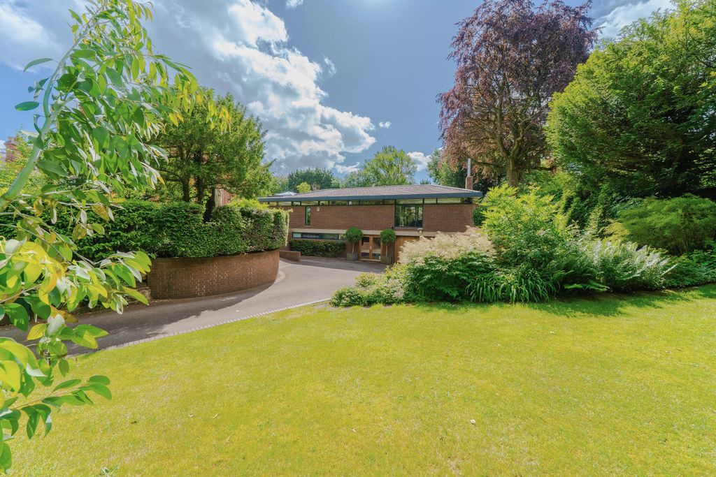 Property photo 1 of 44