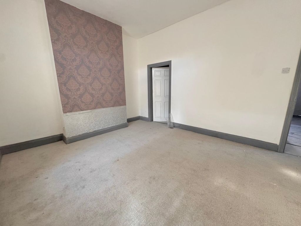 Property photo 3 of 14 06F819cd-Acc8-4B05-Ac73-Ef8568067De1