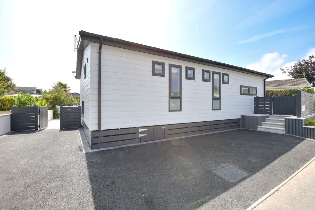 Property photo 2 of 12 03 Warren R15.Jpg