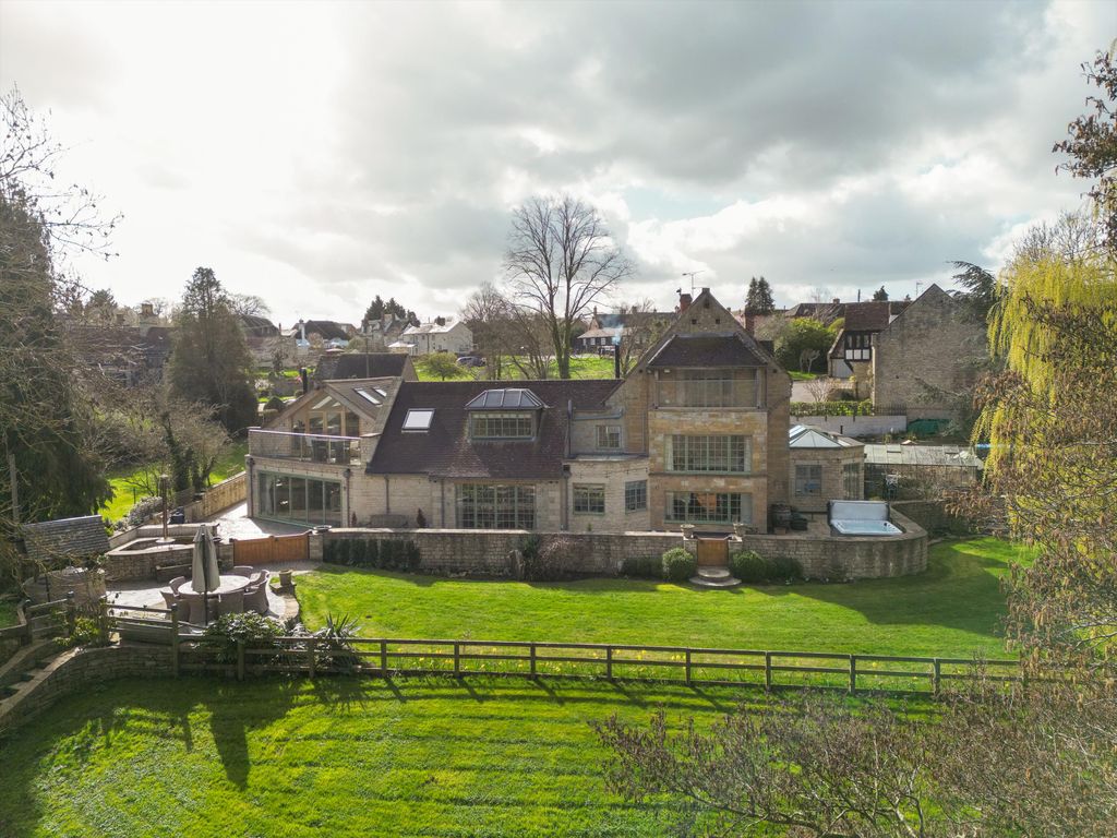 Property photo 1 of 32 Image