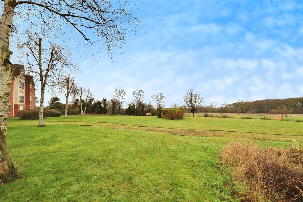 Property photo 2 of 14 00Be57E4-Img_6867-Img_6869.Jpg