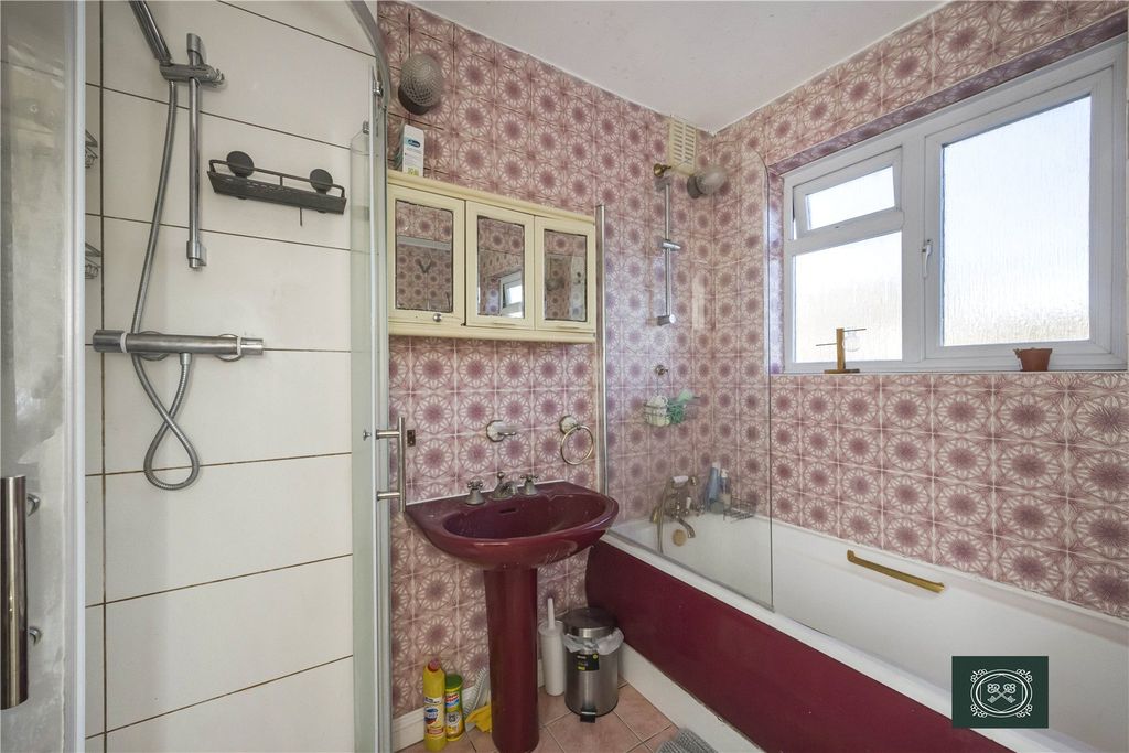 Property photo 3 of 15 Bathroom