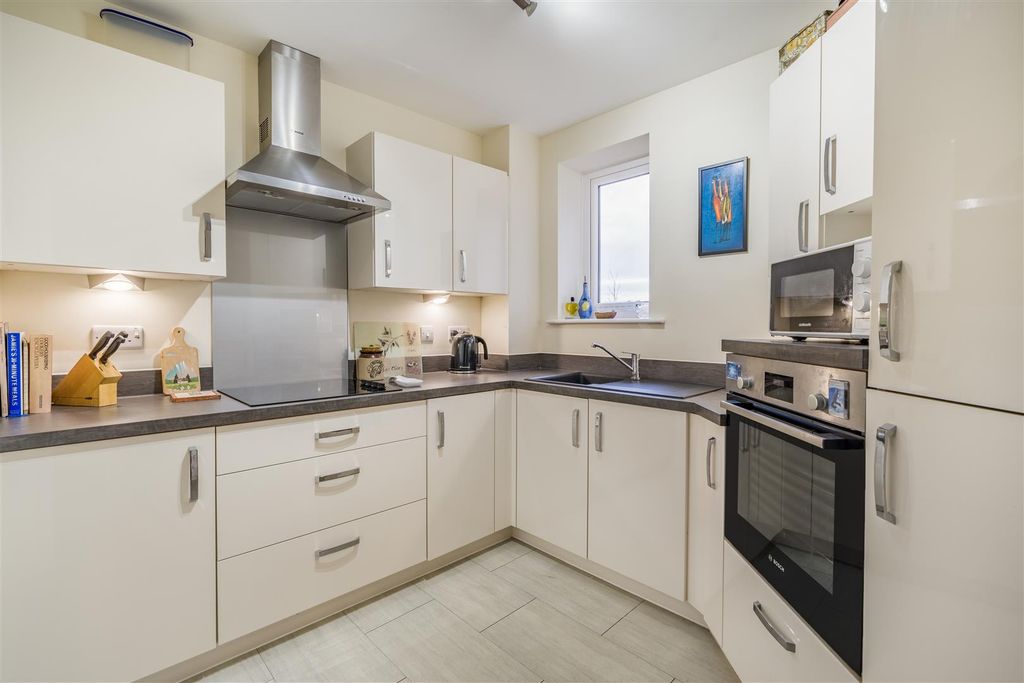 Additional image 7 of 1 bed flat for saleBurlington Gardens, Leyland PR25