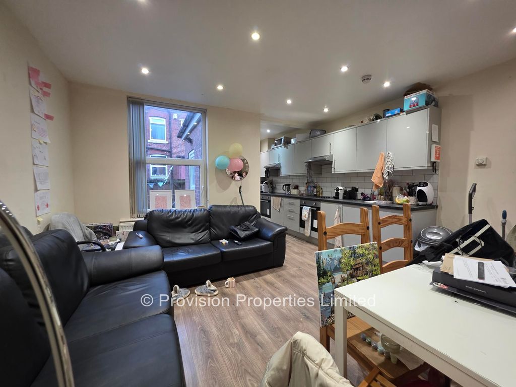 Property photo 1 of 10 Photo