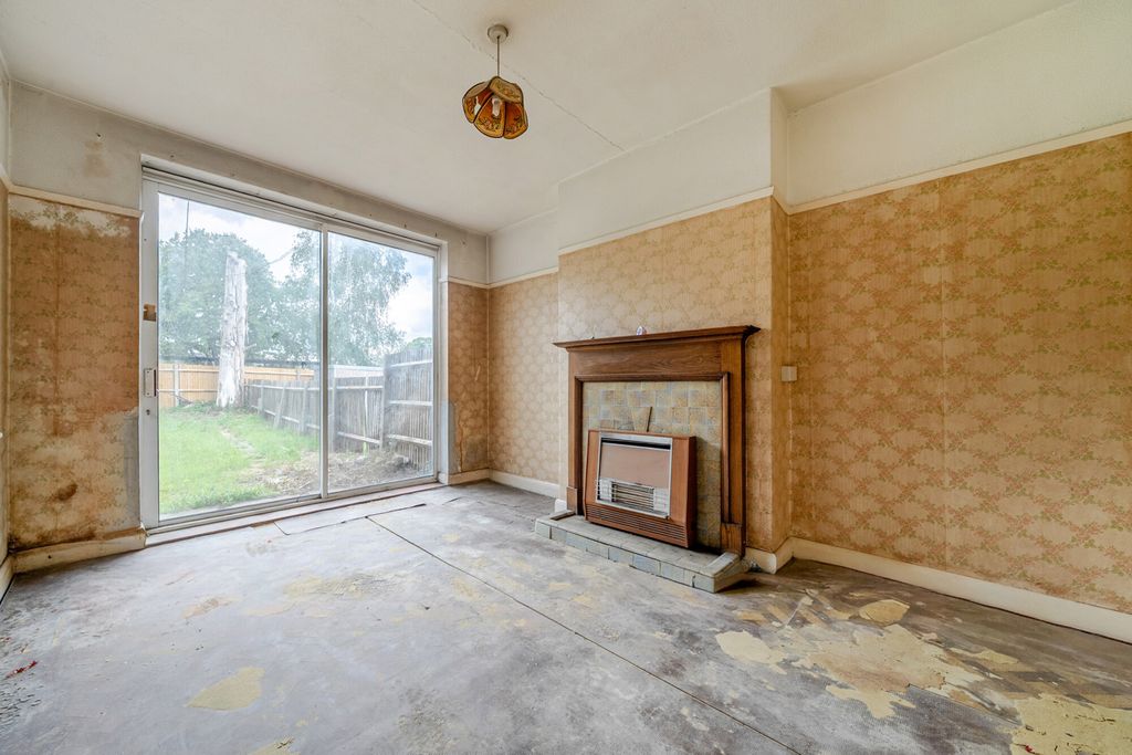Property photo 3 of 11 1464966-13-6A0B19...
